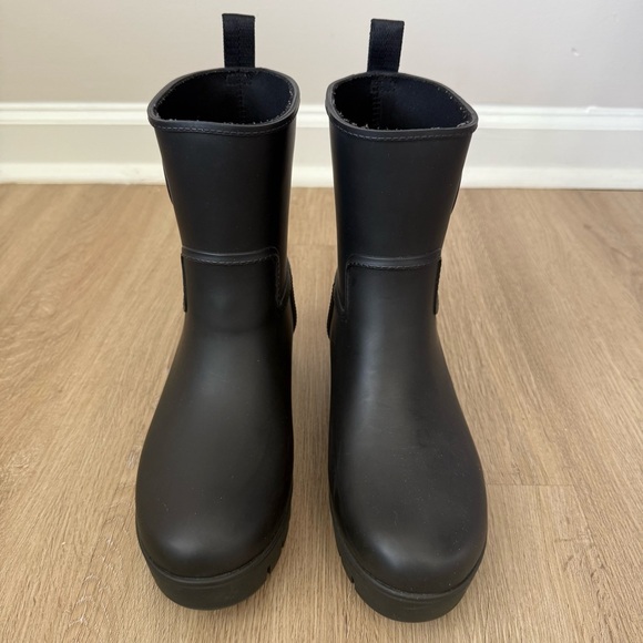 Tory Burch Black Winter & Rain Boots - Picture 4 of 9